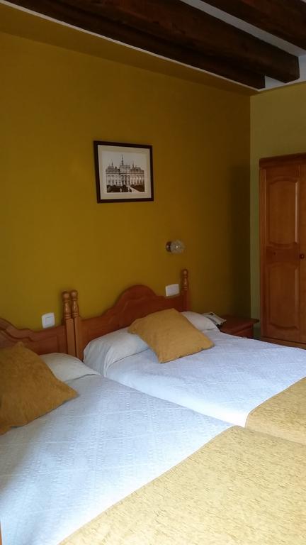 San Miguel Hotel Сеговия Екстериор снимка